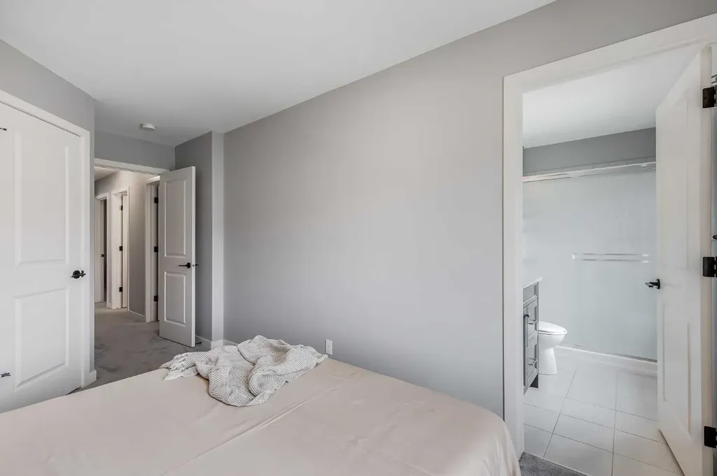 247 Hillcrest Heights SW Airdrie AB T4B 3Z2