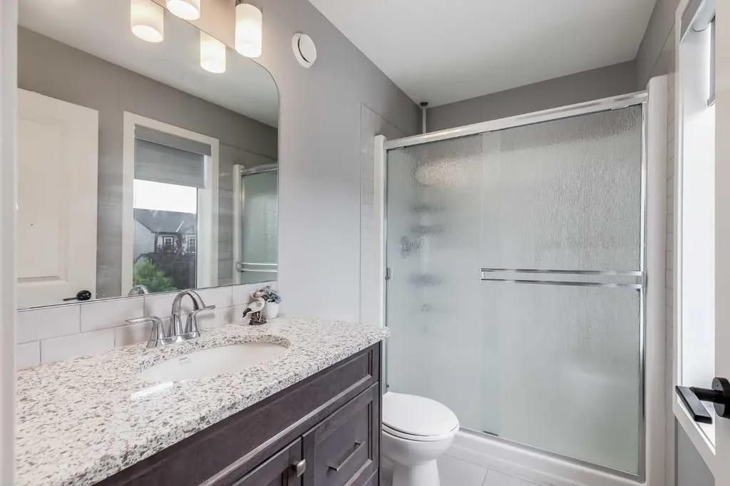 247 Hillcrest Heights SW Airdrie AB T4B 3Z2