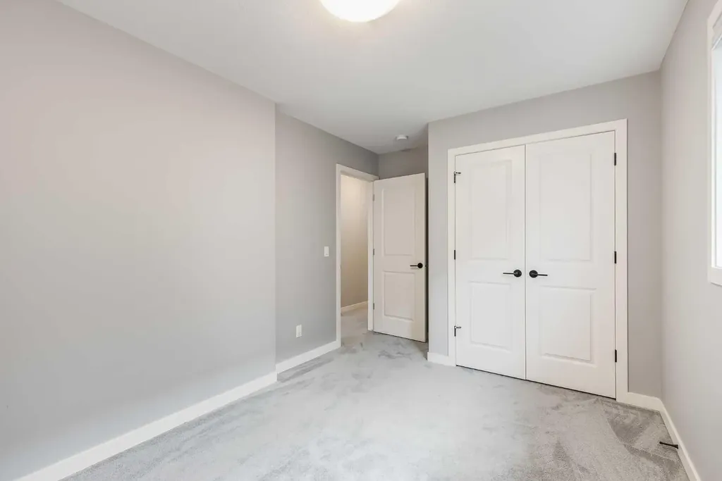 247 Hillcrest Heights SW Airdrie AB T4B 3Z2