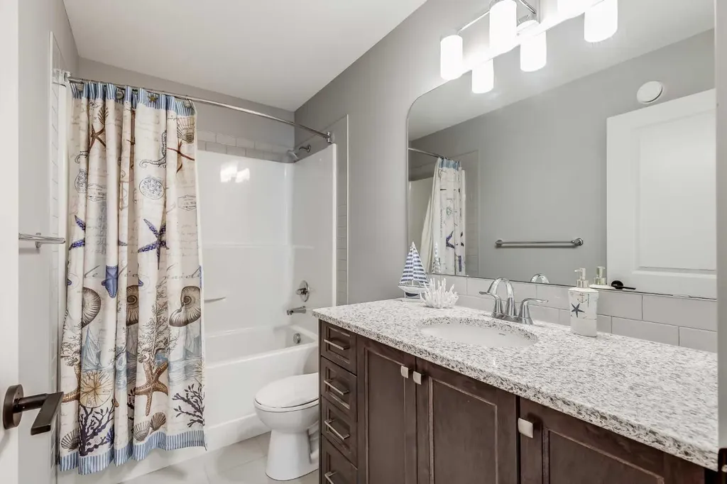 247 Hillcrest Heights SW Airdrie AB T4B 3Z2
