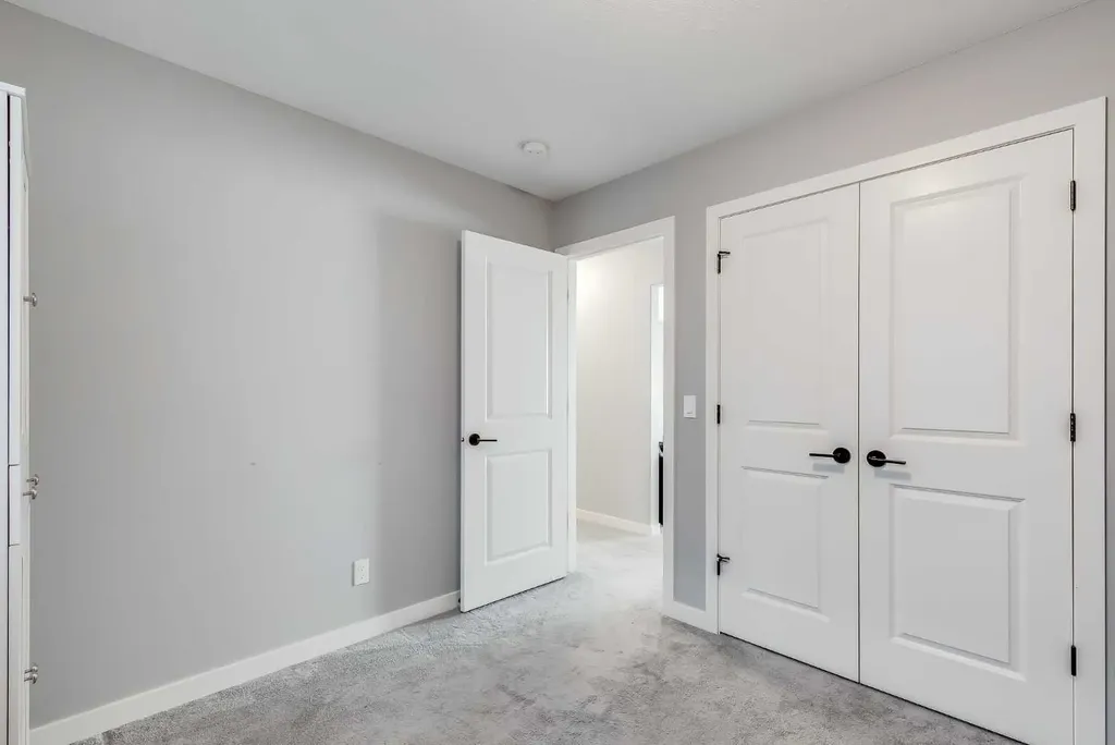 247 Hillcrest Heights SW Airdrie AB T4B 3Z2