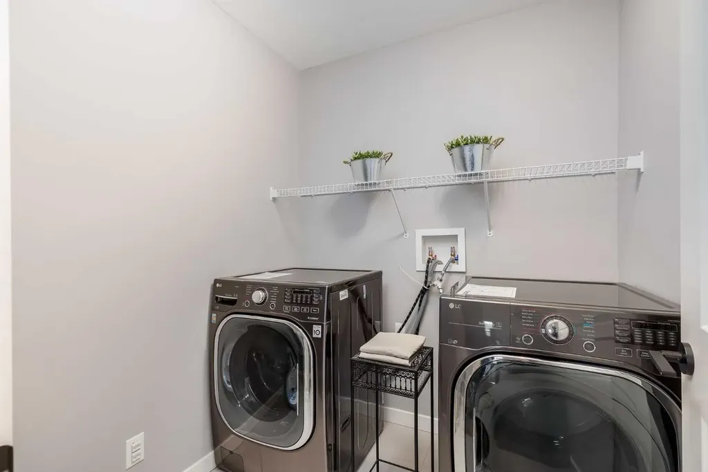 247 Hillcrest Heights SW Airdrie AB T4B 3Z2
