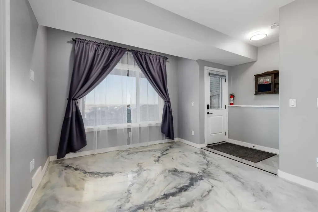 247 Hillcrest Heights SW Airdrie AB T4B 3Z2