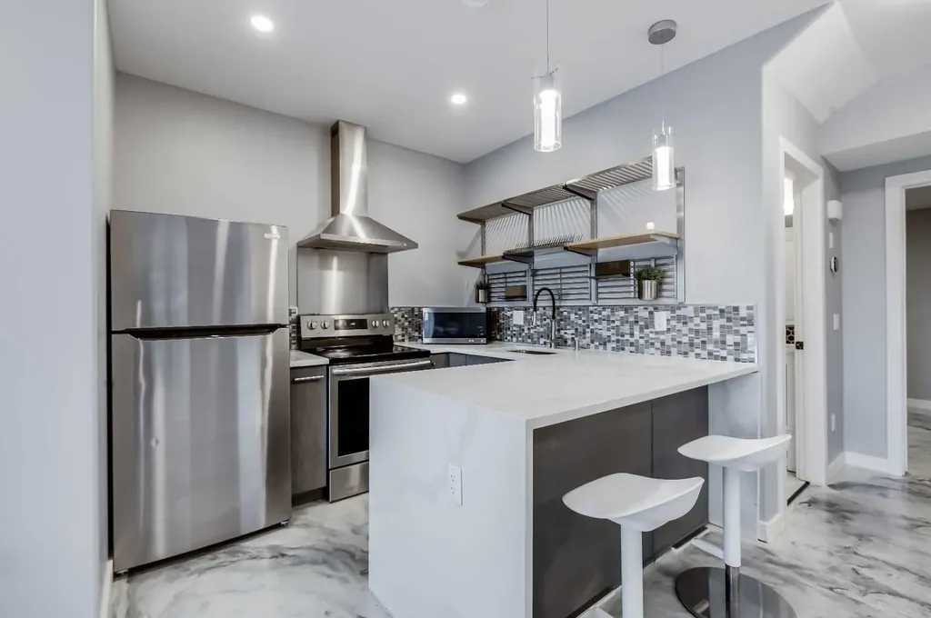 247 Hillcrest Heights SW Airdrie AB T4B 3Z2