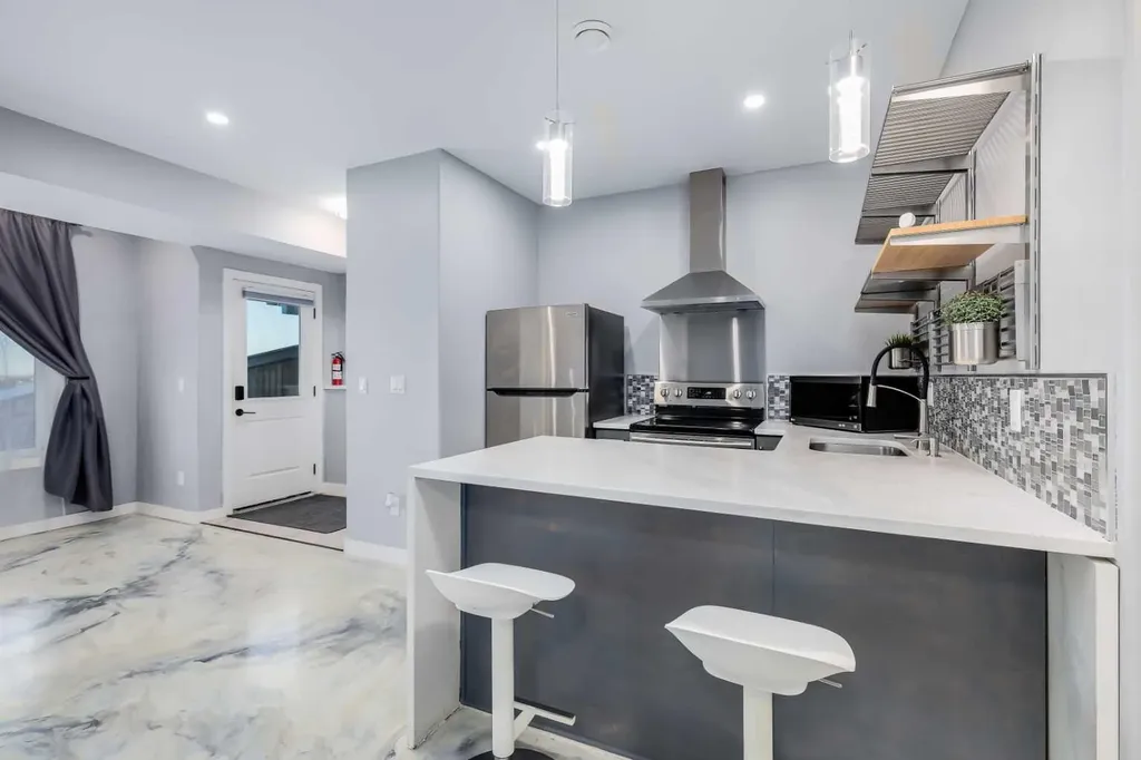 247 Hillcrest Heights SW Airdrie AB T4B 3Z2