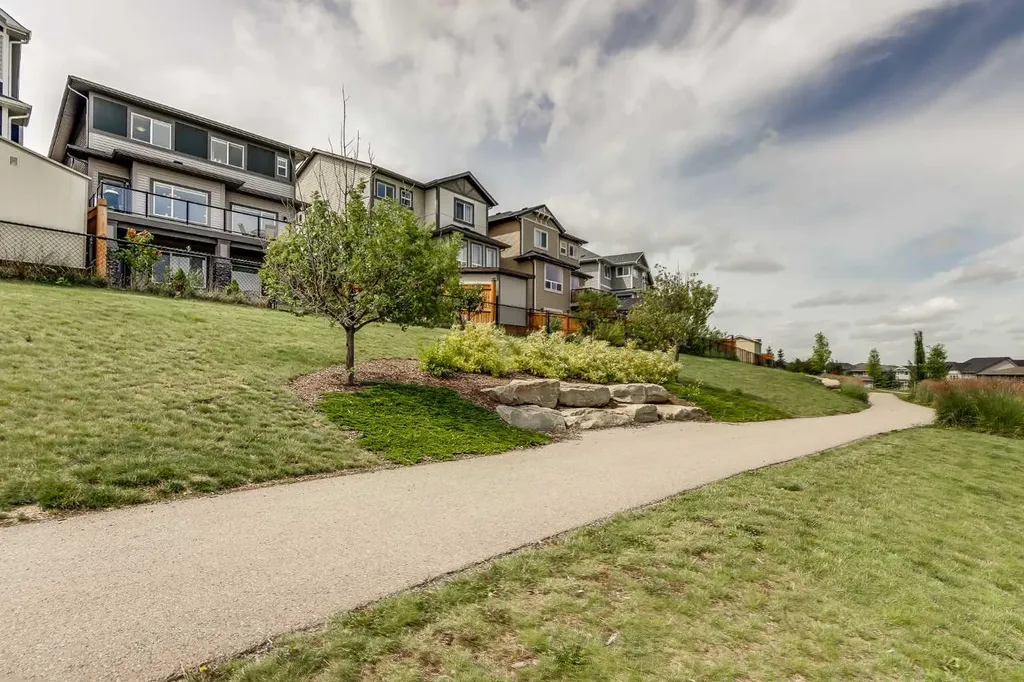 247 Hillcrest Heights SW Airdrie AB T4B 3Z2