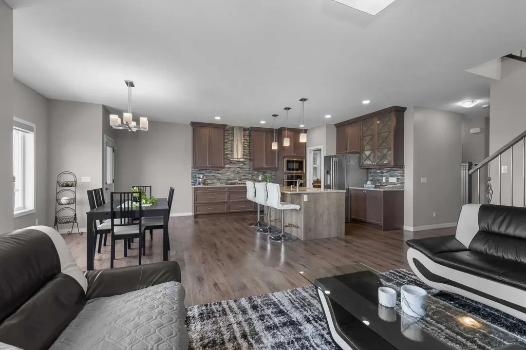 247 Hillcrest Heights SW Airdrie AB T4B 3Z2
