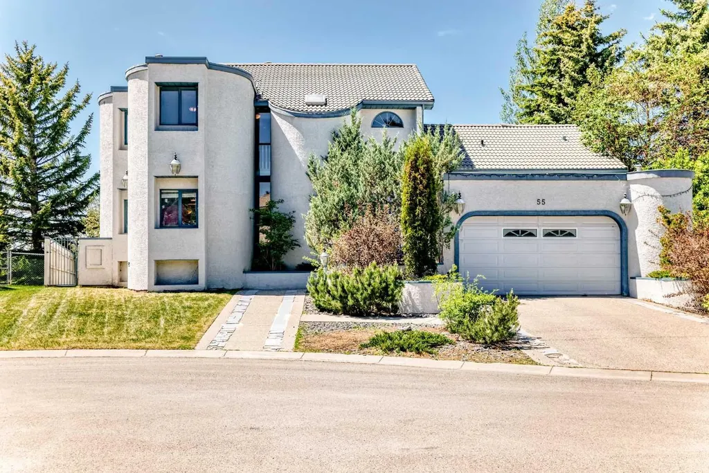 55 Signal Ridge Place SW Calgary AB T3H 2P2
