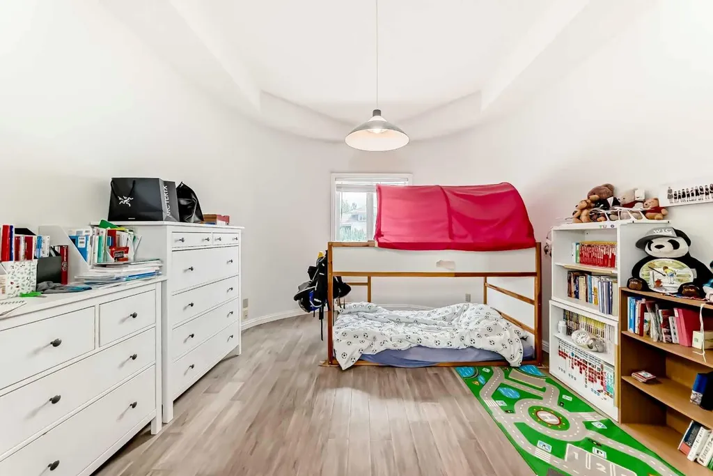 55 Signal Ridge Place SW Calgary AB T3H 2P2