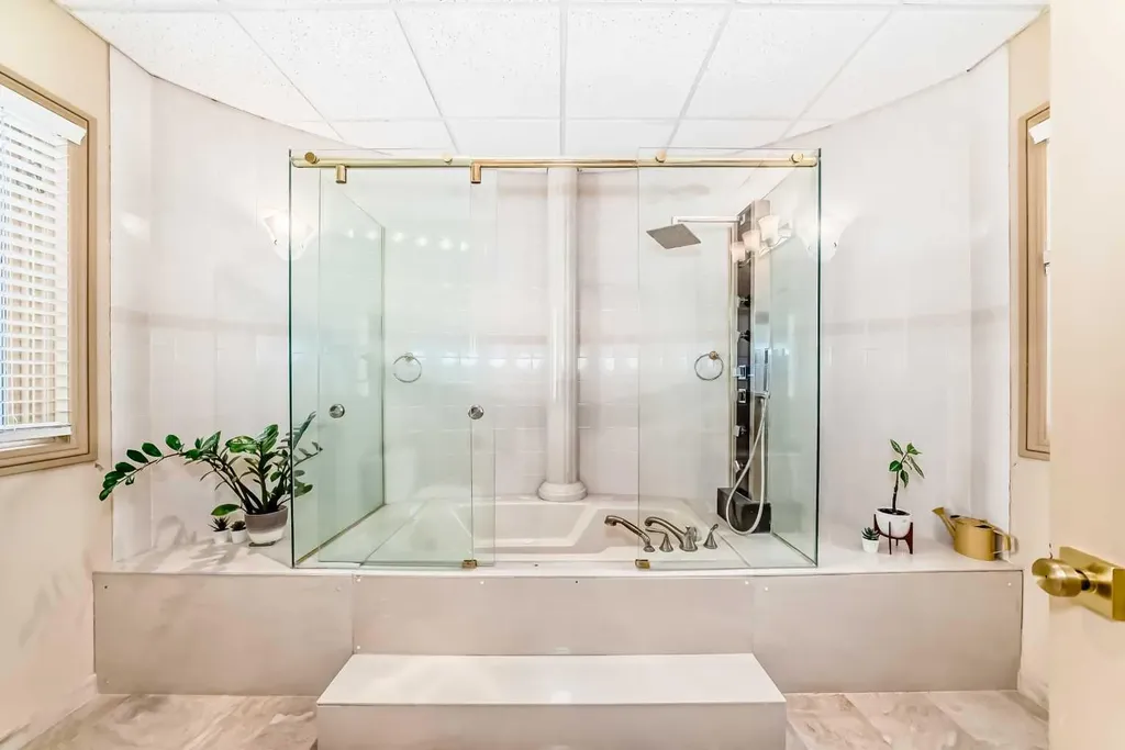 55 Signal Ridge Place SW Calgary AB T3H 2P2