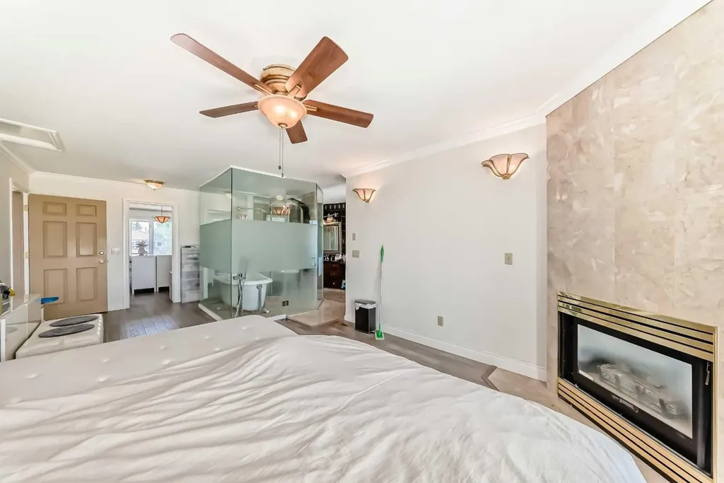 55 Signal Ridge Place SW Calgary AB T3H 2P2
