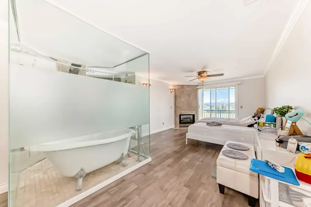 55 Signal Ridge Place SW Calgary AB T3H 2P2