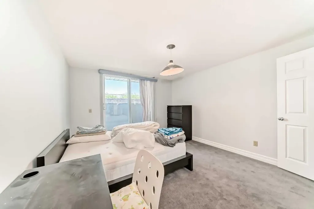 55 Signal Ridge Place SW Calgary AB T3H 2P2