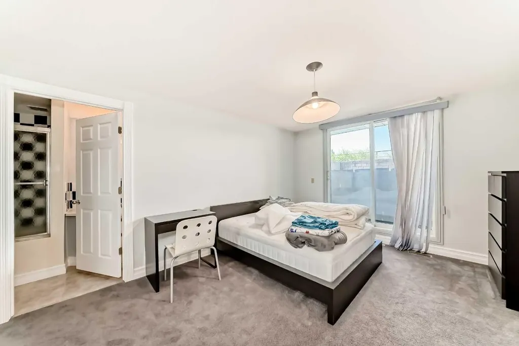 55 Signal Ridge Place SW Calgary AB T3H 2P2