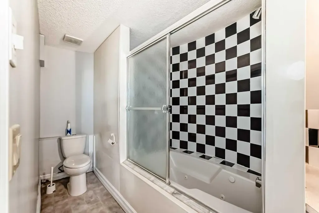 55 Signal Ridge Place SW Calgary AB T3H 2P2