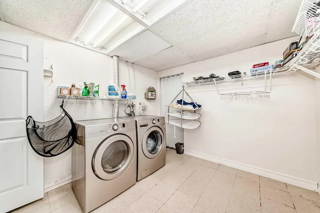 55 Signal Ridge Place SW Calgary AB T3H 2P2