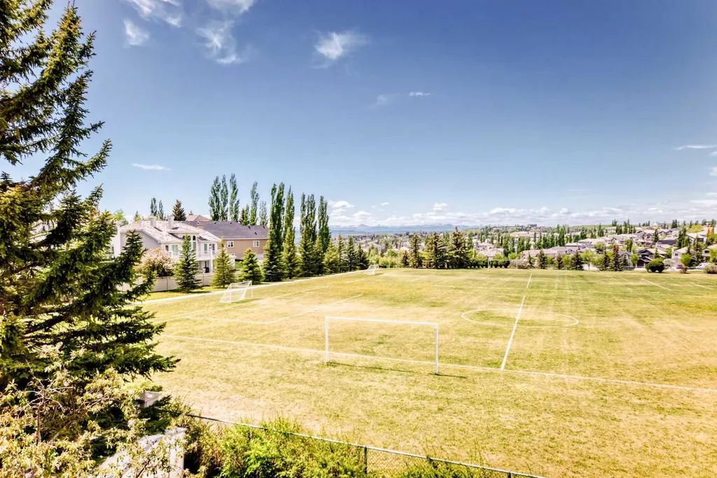 55 Signal Ridge Place SW Calgary AB T3H 2P2
