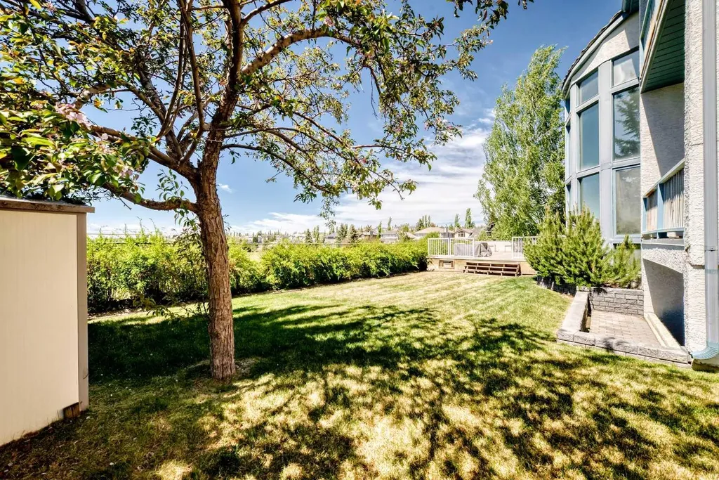 55 Signal Ridge Place SW Calgary AB T3H 2P2
