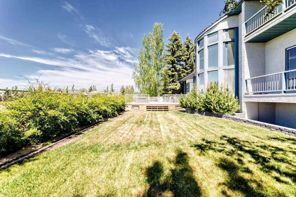 55 Signal Ridge Place SW Calgary AB T3H 2P2