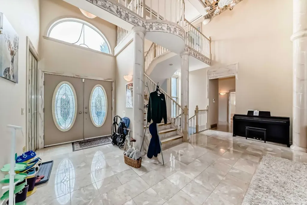 55 Signal Ridge Place SW Calgary AB T3H 2P2