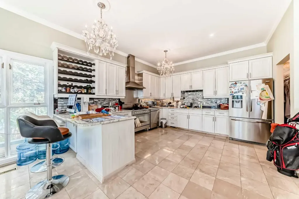 55 Signal Ridge Place SW Calgary AB T3H 2P2