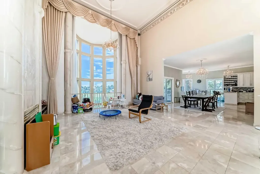 55 Signal Ridge Place SW Calgary AB T3H 2P2