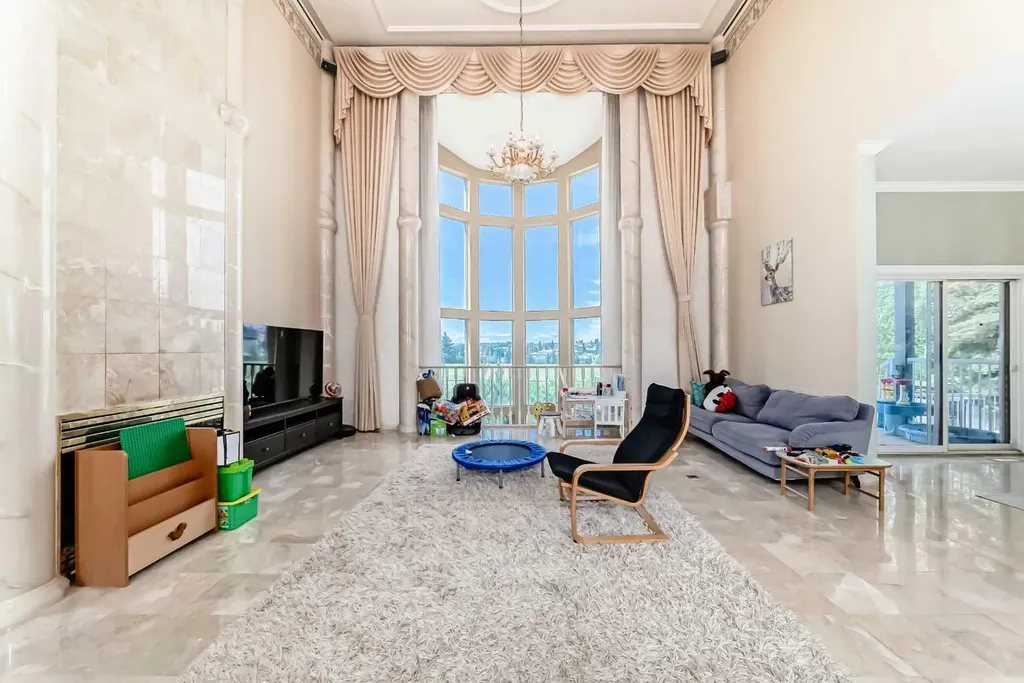55 Signal Ridge Place SW Calgary AB T3H 2P2