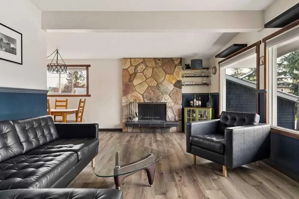 6216 Dalsby Road NW Calgary AB T3A 1M7