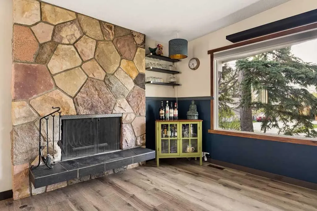 6216 Dalsby Road NW Calgary AB T3A 1M7
