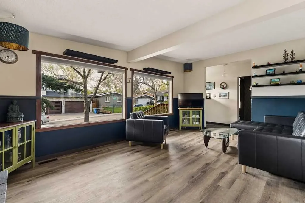 6216 Dalsby Road NW Calgary AB T3A 1M7
