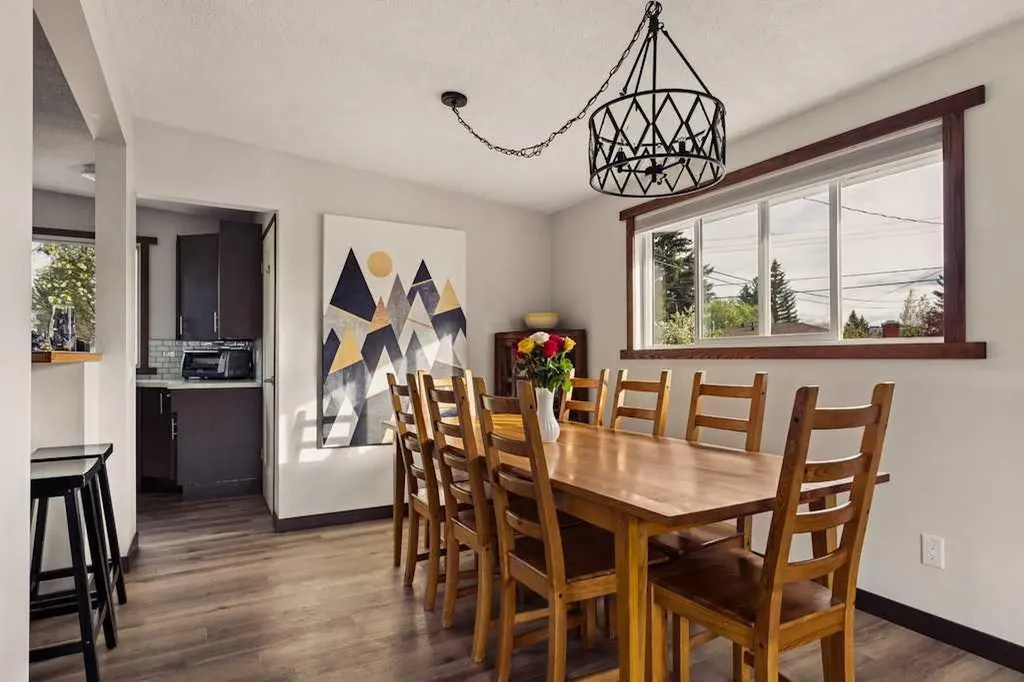 6216 Dalsby Road NW Calgary AB T3A 1M7