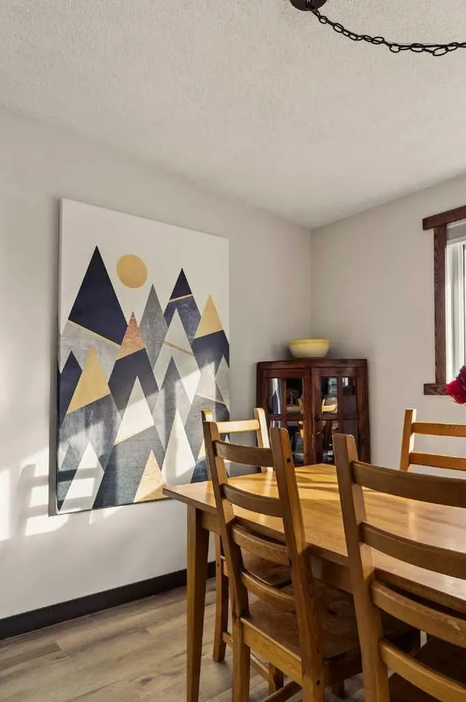6216 Dalsby Road NW Calgary AB T3A 1M7