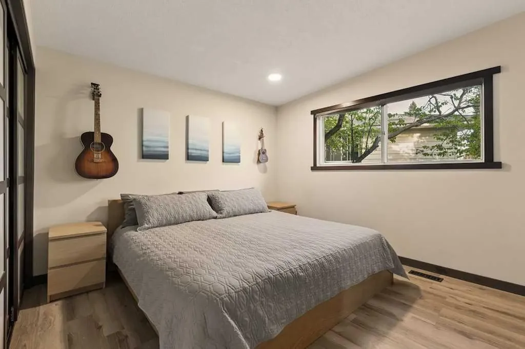 6216 Dalsby Road NW Calgary AB T3A 1M7