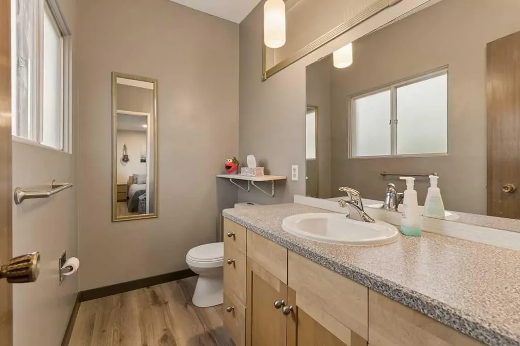 6216 Dalsby Road NW Calgary AB T3A 1M7