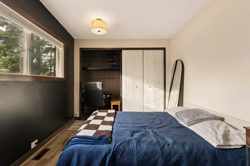6216 Dalsby Road NW Calgary AB T3A 1M7