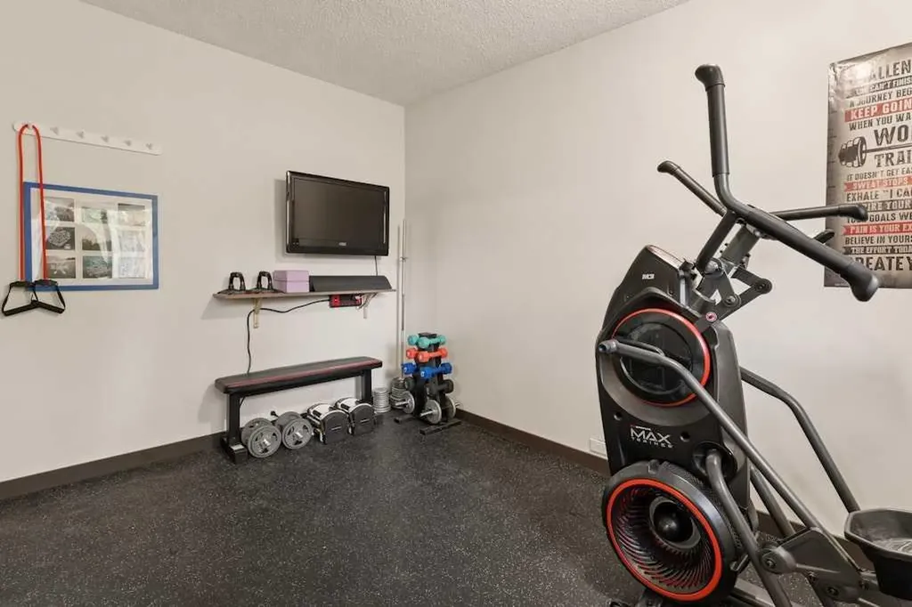 6216 Dalsby Road NW Calgary AB T3A 1M7