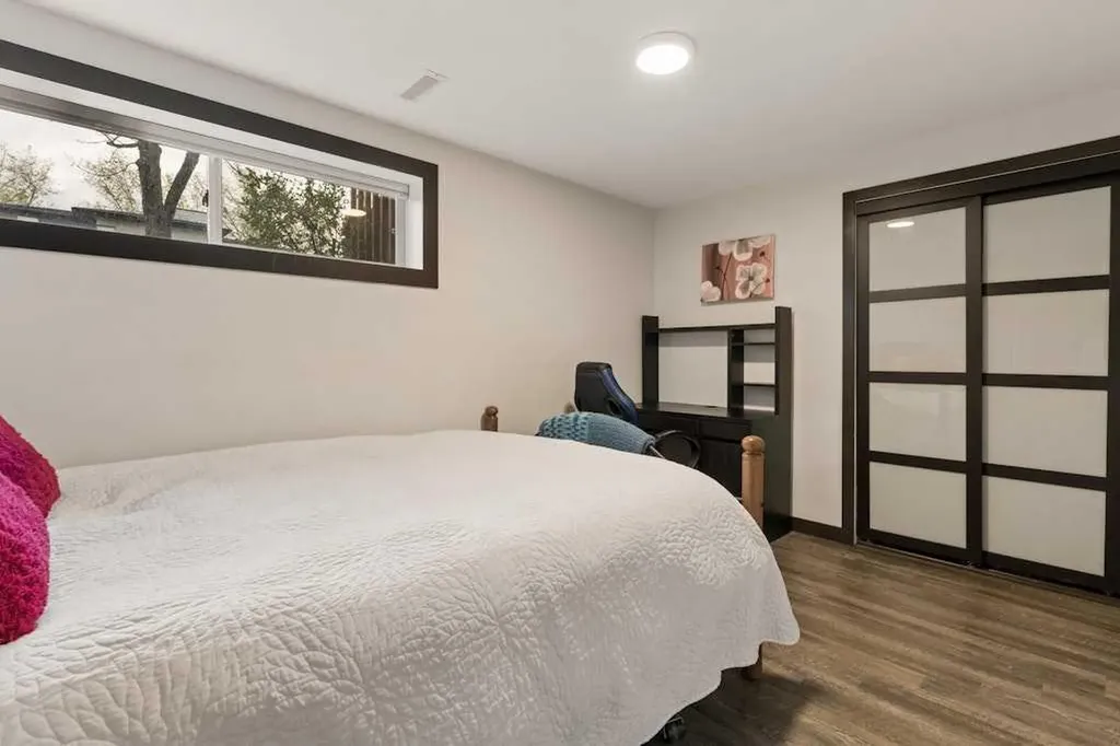 6216 Dalsby Road NW Calgary AB T3A 1M7