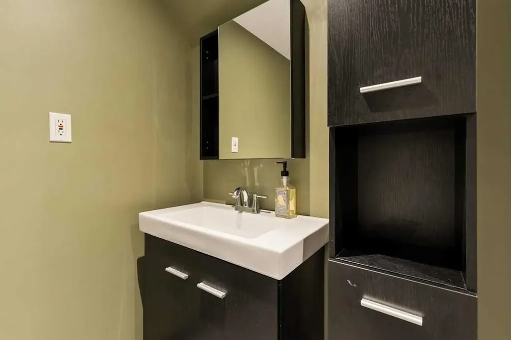 6216 Dalsby Road NW Calgary AB T3A 1M7