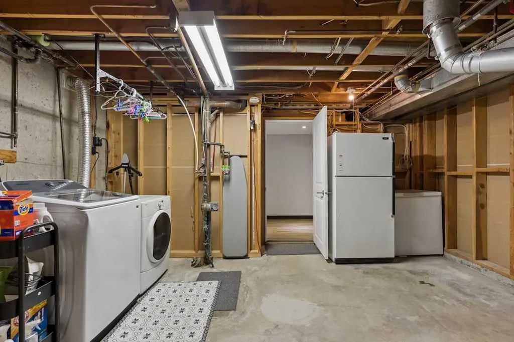 6216 Dalsby Road NW Calgary AB T3A 1M7