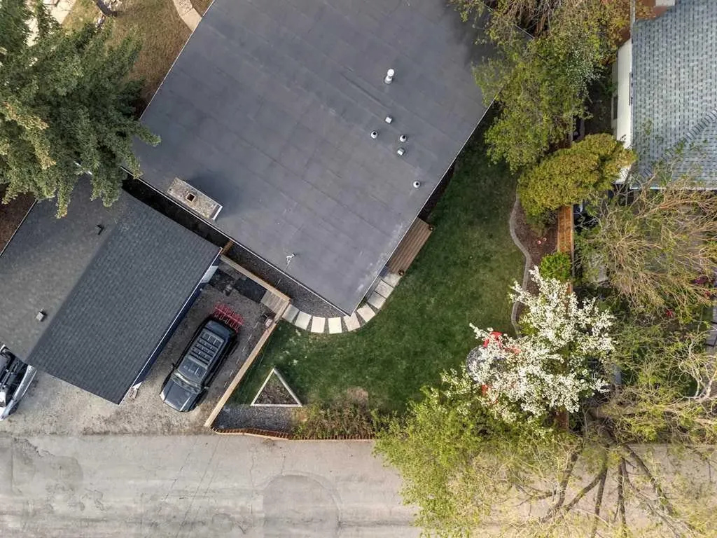 6216 Dalsby Road NW Calgary AB T3A 1M7