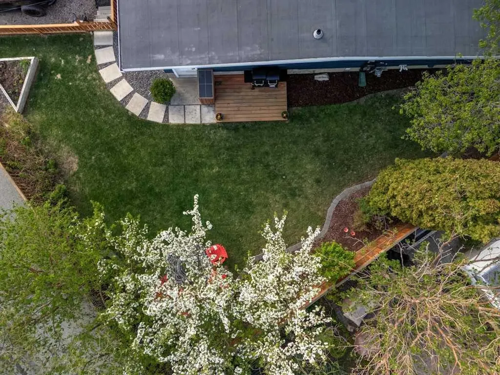 6216 Dalsby Road NW Calgary AB T3A 1M7
