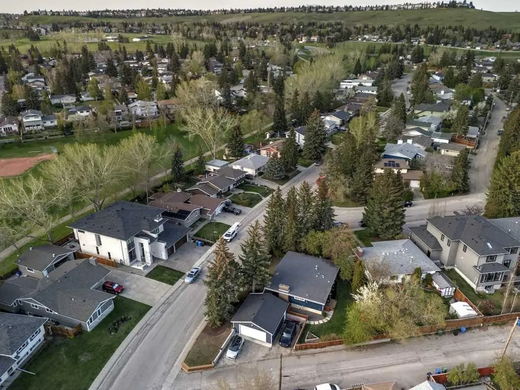6216 Dalsby Road NW Calgary AB T3A 1M7
