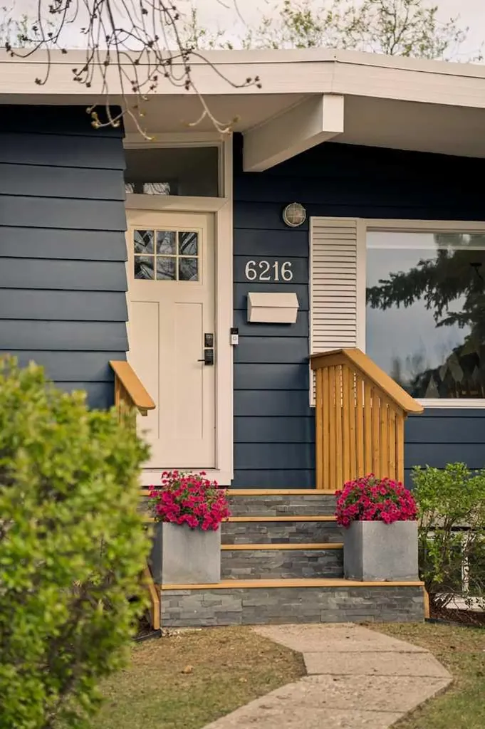 6216 Dalsby Road NW Calgary AB T3A 1M7