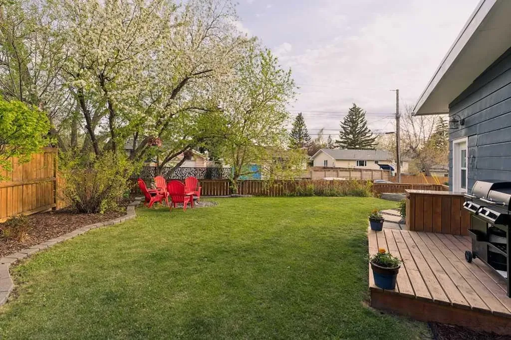 6216 Dalsby Road NW Calgary AB T3A 1M7
