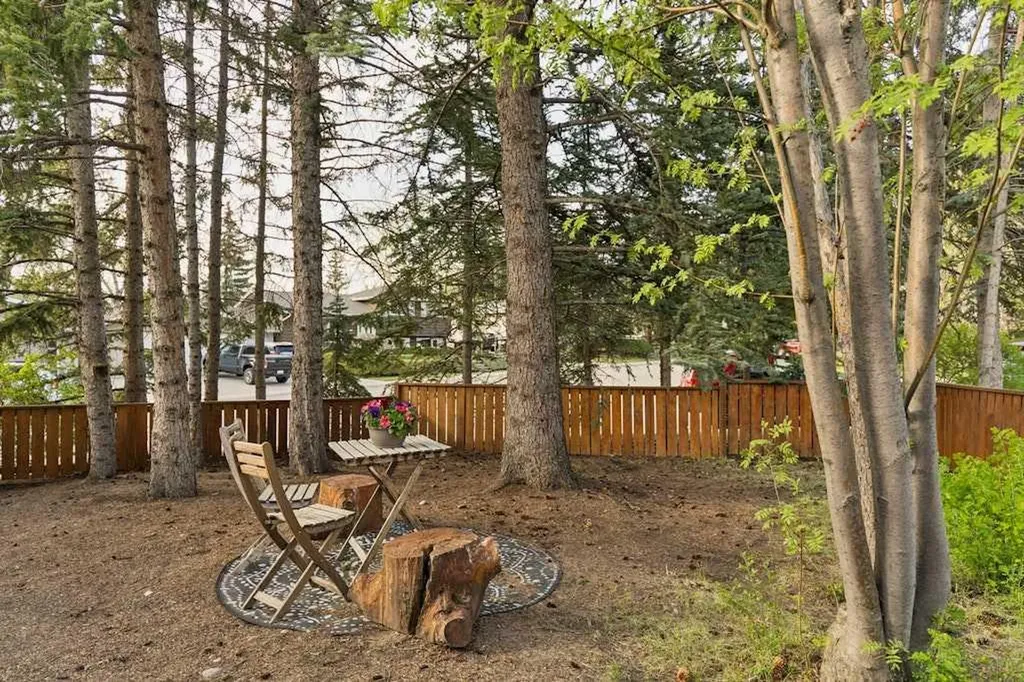 6216 Dalsby Road NW Calgary AB T3A 1M7