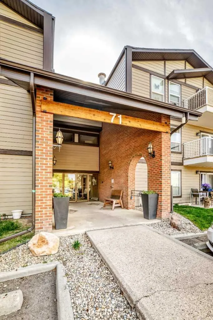 71 Cosgrove Crescent Red Deer AB T4P 2Z6