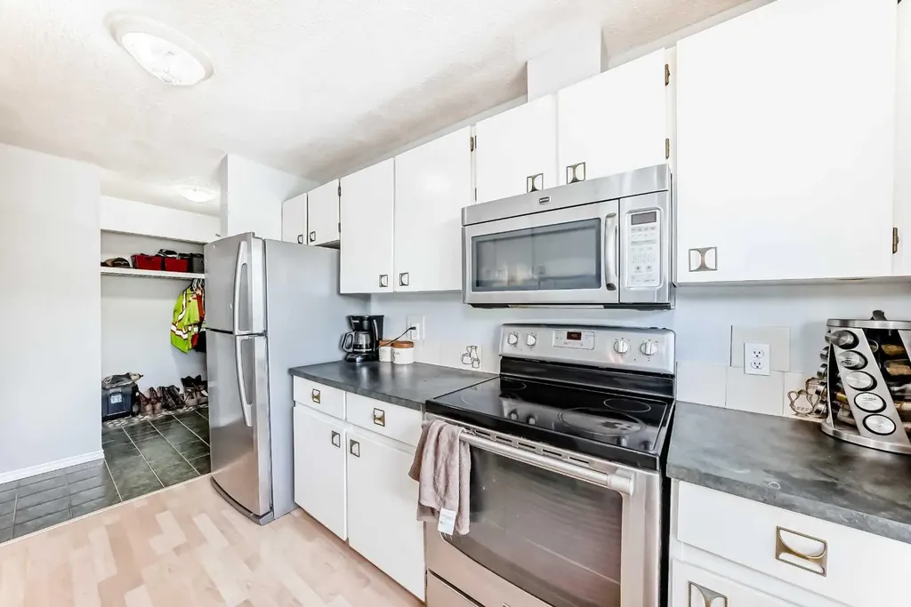 71 Cosgrove Crescent Red Deer AB T4P 2Z6