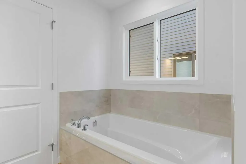 318 Montrose Crescent SE High River AB T1V 0L1