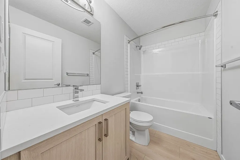 20295 Seton Way SE Calgary AB T3M 3Y7