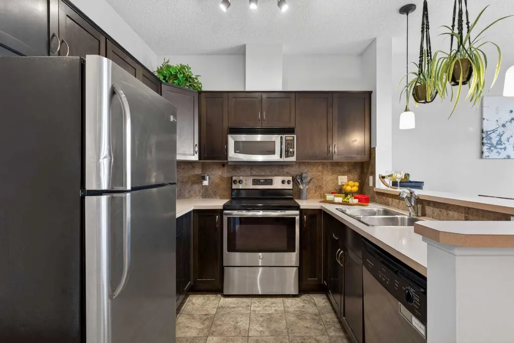 108 Rockyledge View NW Calgary AB T3G5X2
